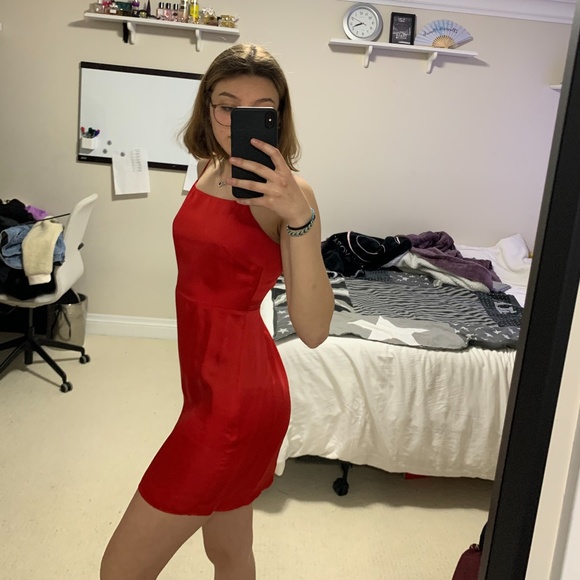 red dress - Picture 2 of 4
